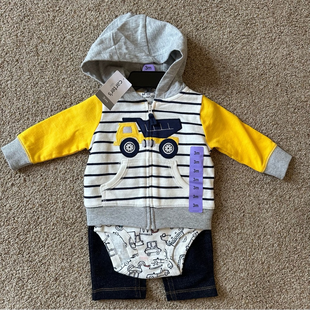 New Carter’s 3 month 3piece Set Hoodie Bodysuit Pant Construction Trucks Print - Picture 1 of 2